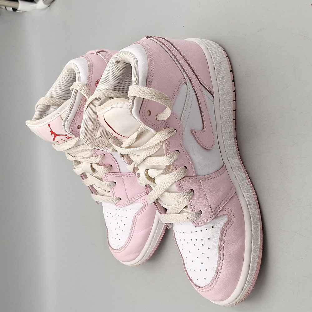 Jordan 1 Mid (GS) Big Kids' Shoes Pink Foam/White-Fire Red DQ8423-608 YOUTH Sz 4 - Picture 6 of 10